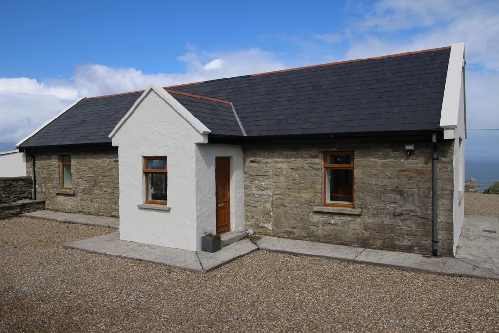 Salt Cliff Cottage Doolin Exteriör bild